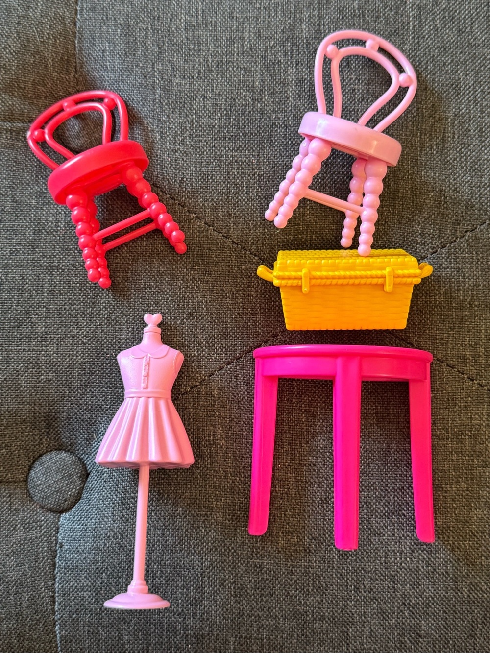 Barbie Mattel Chelsea chairs mannequin table & basket